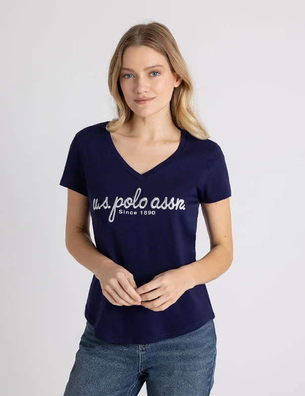 METALLIC SCRIPT V-NECK T-SHIRT