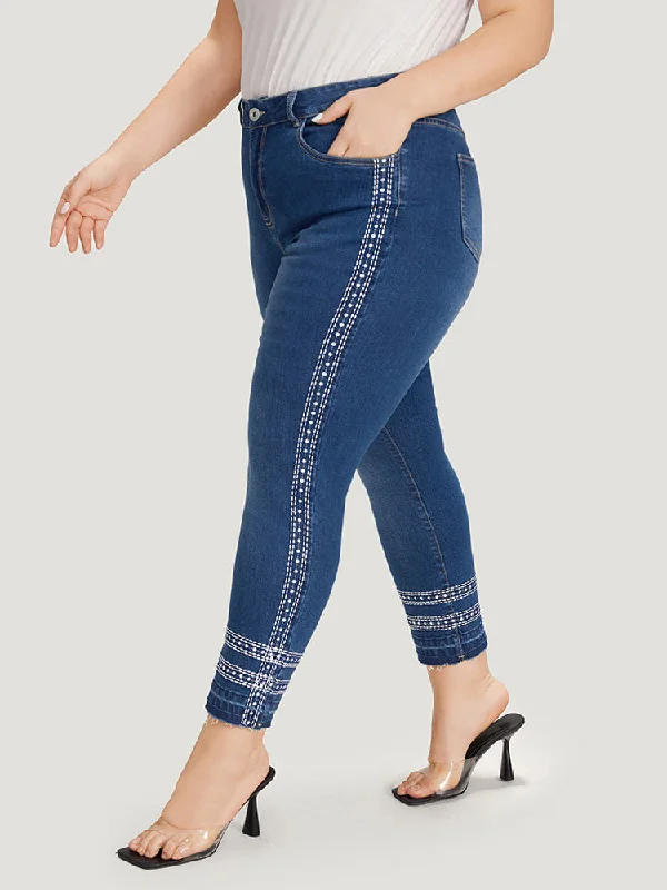 Embroidered Raw Edges Zipper Fly Jeans